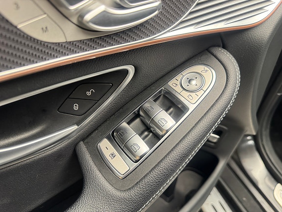 Mercedes-Benz EQC400 12 of 30