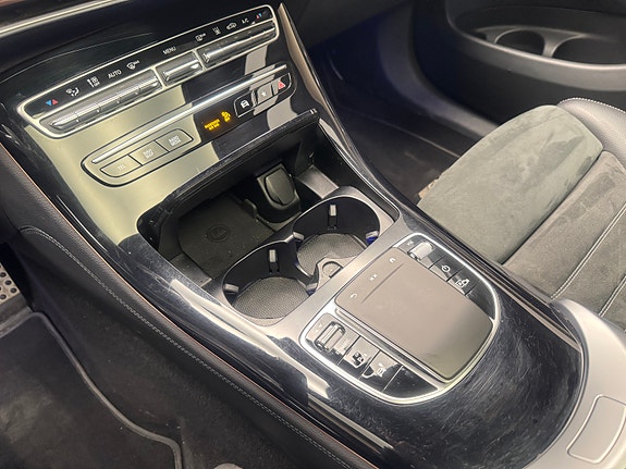 Mercedes-Benz EQC400 26 of 30