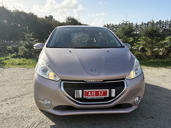 Peugeot 208 11 of 30