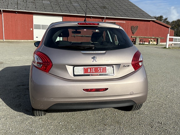 Peugeot 208 7 of 30