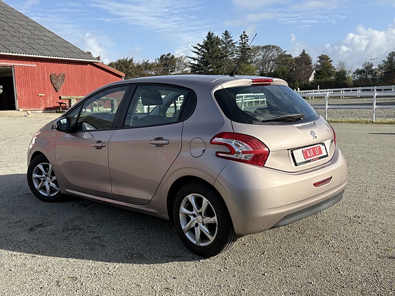 Peugeot 208 6 of 30