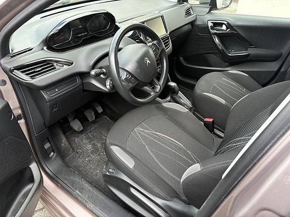Peugeot 208 15 of 30