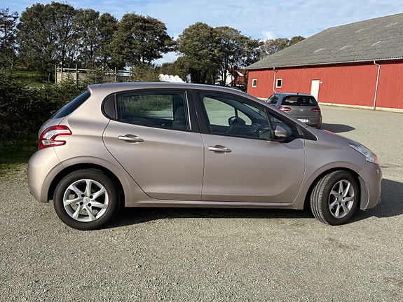 Peugeot 208 9 of 30