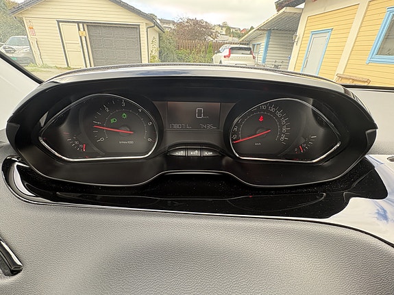 Peugeot 208 20 of 30
