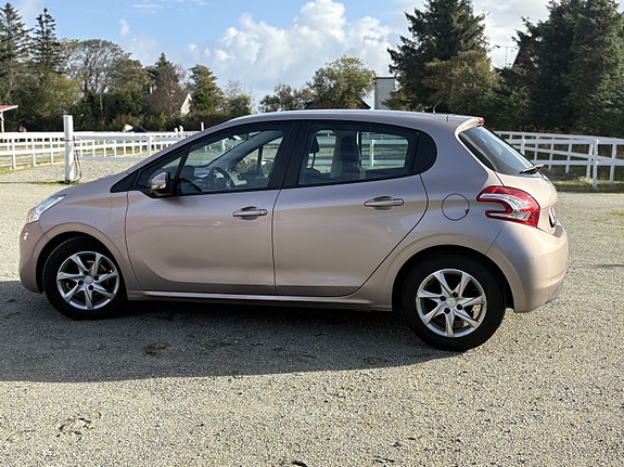 Peugeot 208 5 of 30