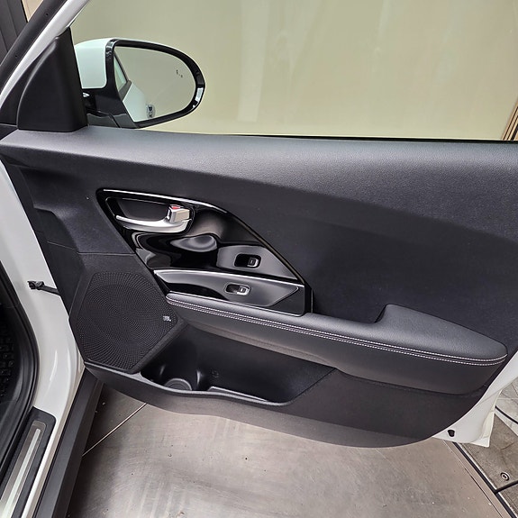 Kia Niro 29 of 30