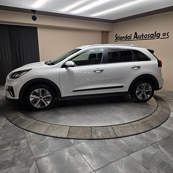 Kia Niro 2 of 30