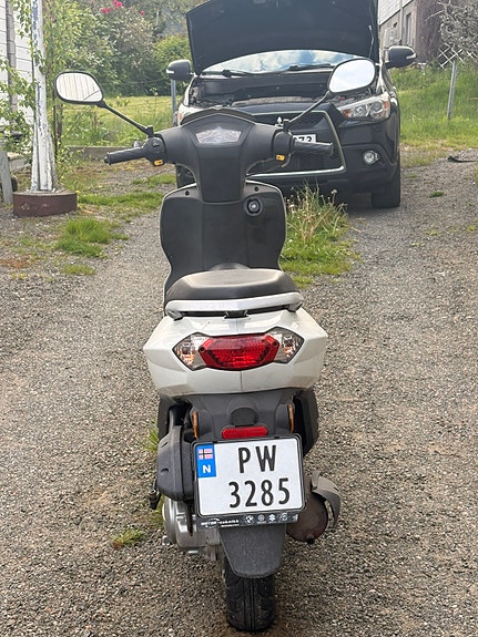 Peugeot Kisbee 3 of 9