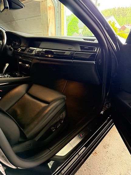 BMW 740d 11 of 12