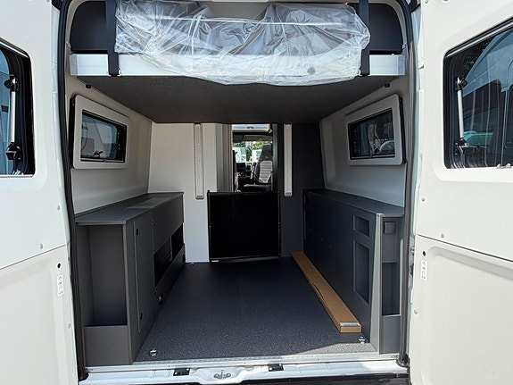 Adria Twin 640 SGX WHITE EDITION 2/140HK/Krok/Aut/Solcelle/Sykkelstativ/Markise + 7 of 24