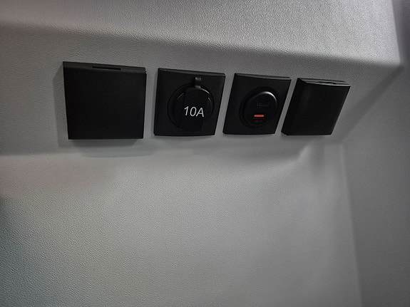 Adria Twin 640 SGX WHITE EDITION 2/140HK/Krok/Aut/Solcelle/Sykkelstativ/Markise + 14 of 24