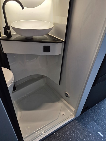 Adria Twin 640 SGX WHITE EDITION 2/140HK/Krok/Aut/Solcelle/Sykkelstativ/Markise + 22 of 24