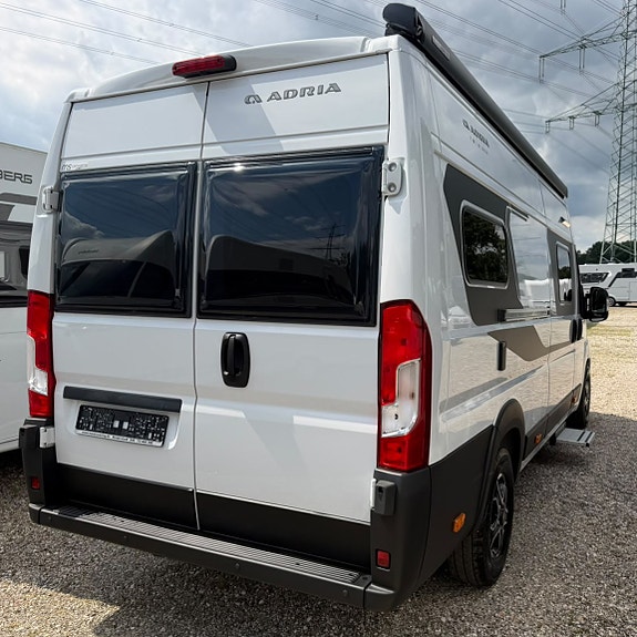 Adria Twin 640 SGX WHITE EDITION 2/140HK/Krok/Aut/Solcelle/Sykkelstativ/Markise + 5 of 24