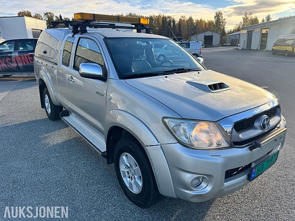 Toyota HiLux 6 of 30
