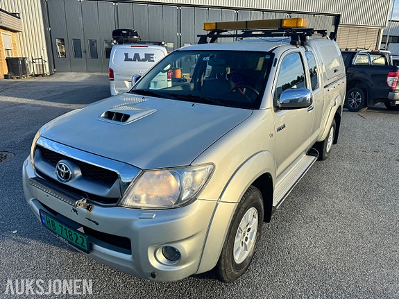 Toyota HiLux 4 of 30