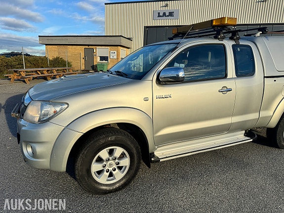 Toyota HiLux 8 of 30