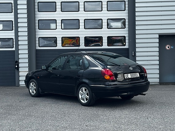 Toyota Corolla 3 of 29