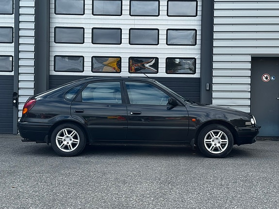 Toyota Corolla 5 of 29