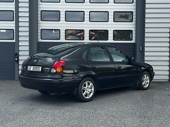 Toyota Corolla 4 of 29