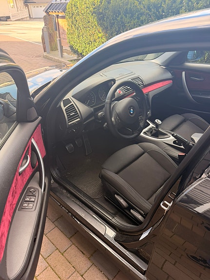 BMW 116i 3 of 8