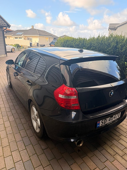 BMW 116i 2 of 8