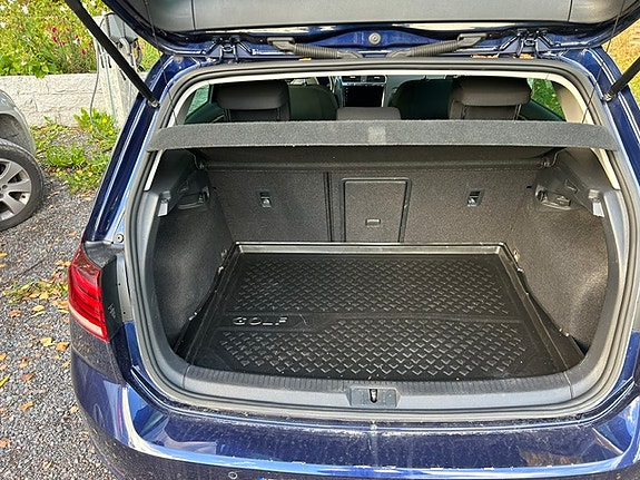 Volkswagen e-Golf VII 3 of 4