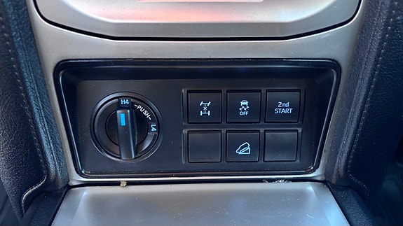 Toyota Land Cruiser 20 of 30