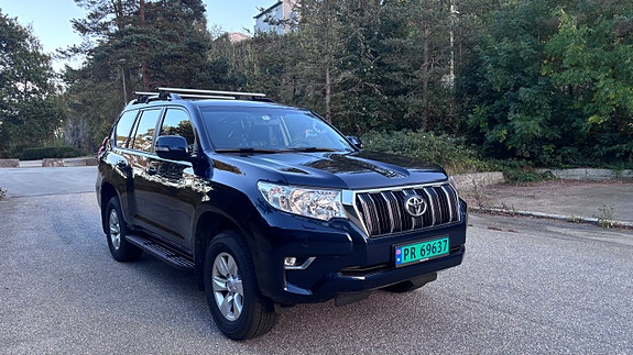 Toyota Land Cruiser 10 of 30