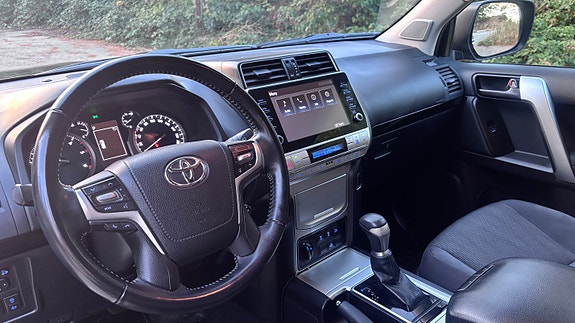 Toyota Land Cruiser 18 of 30