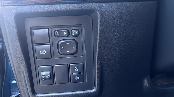 Toyota Land Cruiser 17 of 30