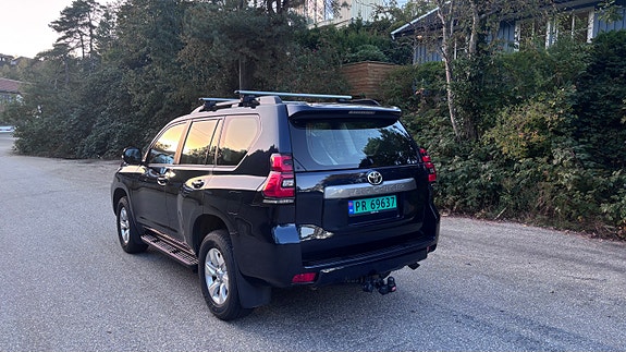 Toyota Land Cruiser 3 of 30