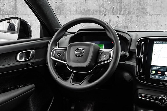 Volvo EX40 22 of 29