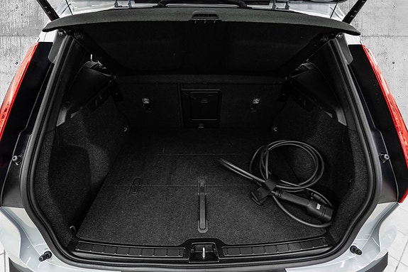 Volvo EX40 23 of 29