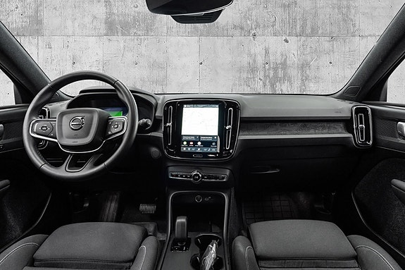 Volvo EX40 21 of 29