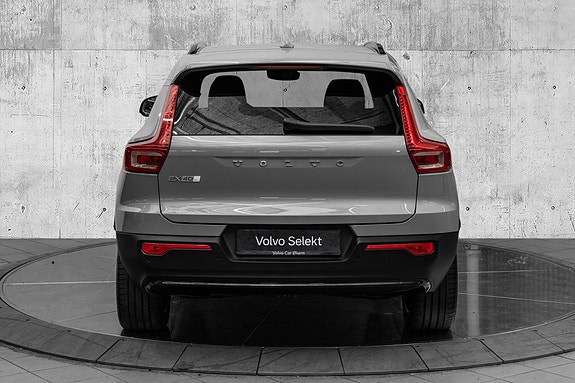 Volvo EX40 7 of 29