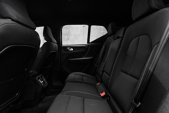 Volvo EX40 20 of 29