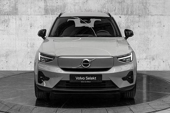 Volvo EX40 3 of 29