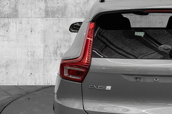 Volvo EX40 8 of 29