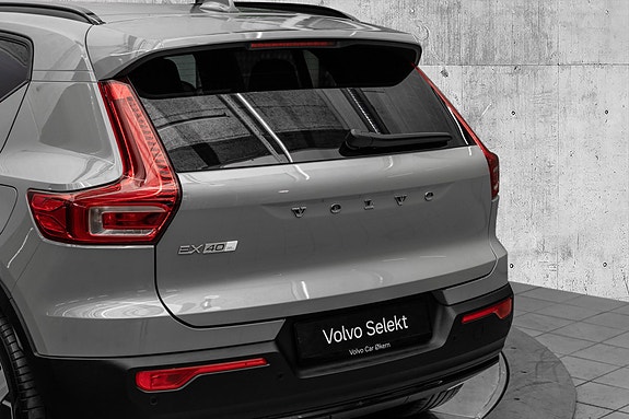 Volvo EX40 6 of 29