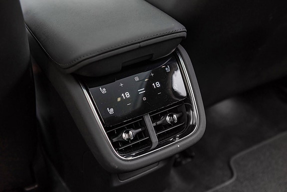 Volvo ES90 12 of 30