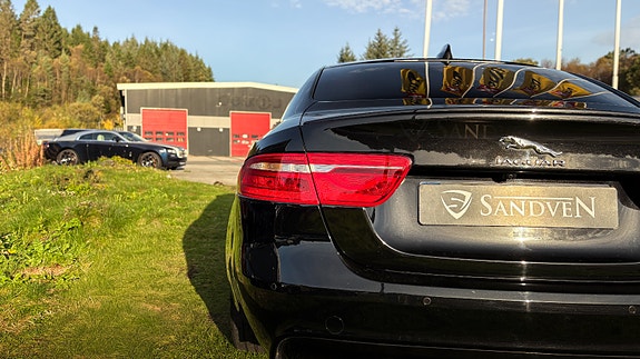 Jaguar XE 16 of 30