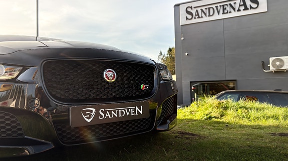 Jaguar XE 7 of 30