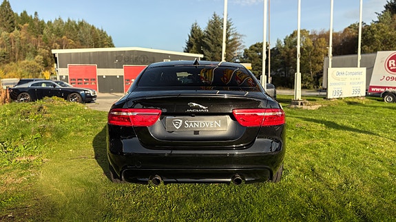 Jaguar XE 15 of 30