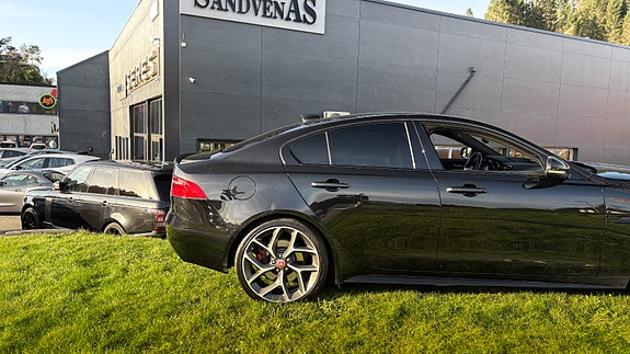 Jaguar XE 9 of 30