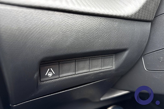 Peugeot e-208 24 of 26