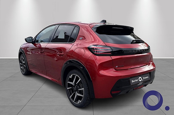Peugeot e-208 3 of 26
