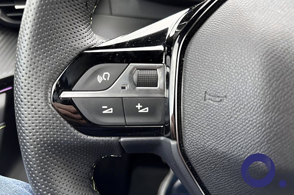 Peugeot e-208 21 of 26