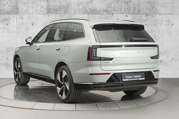 Volvo EX90 4 of 26