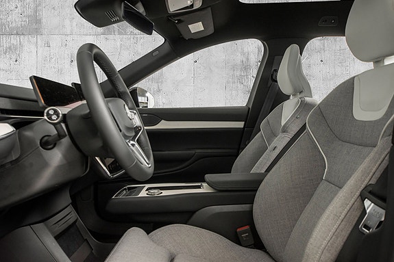 Volvo EX90 8 of 26