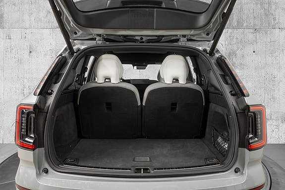 Volvo EX90 23 of 26